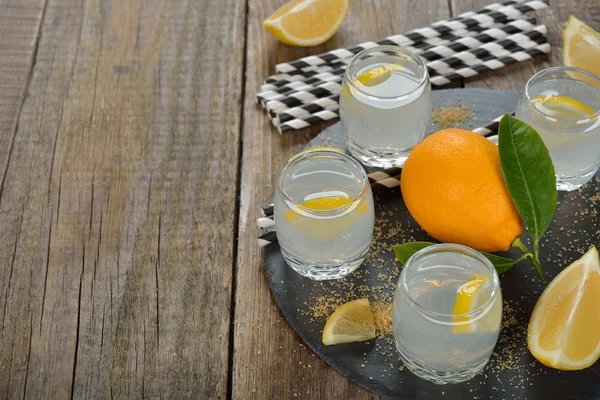 Bevanda fresca al limone — Foto Stock