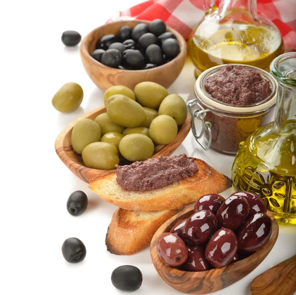 Olives and olive oil — Stock Photo, Image