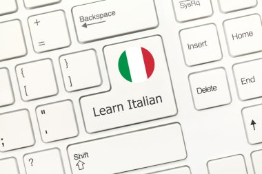 Beyaz kavramsal klavye - öğrenin İtalyanca (Ulusal fla anahtarla