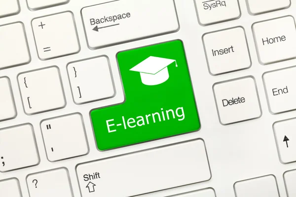 Teclado conceitual branco - E-learning (tecla verde ) — Fotografia de Stock