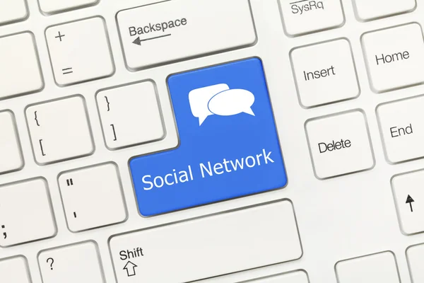 Λευκό εννοιολογική πληκτρολόγιο - κοινωνικό δίκτυο (μπλε πλήκτρο) — Φωτογραφία Αρχείου
