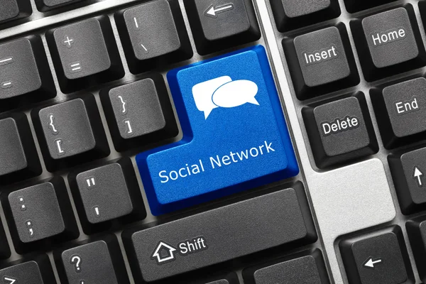 Konceptuella tangentbord - sociala nätverk (blå knapp) — Stockfoto