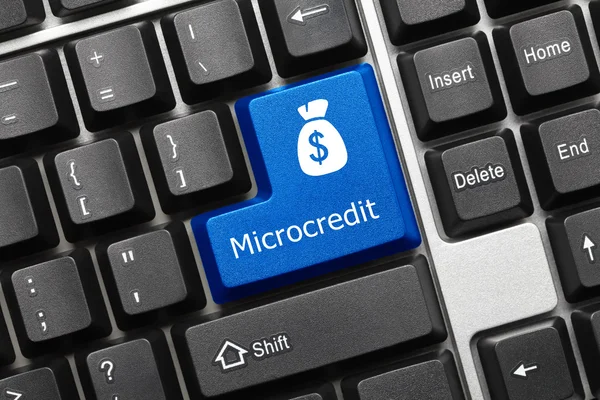 Kavramsal klavye - mikrokredi (mavi tuş paran simgesiyle — Stok fotoğraf
