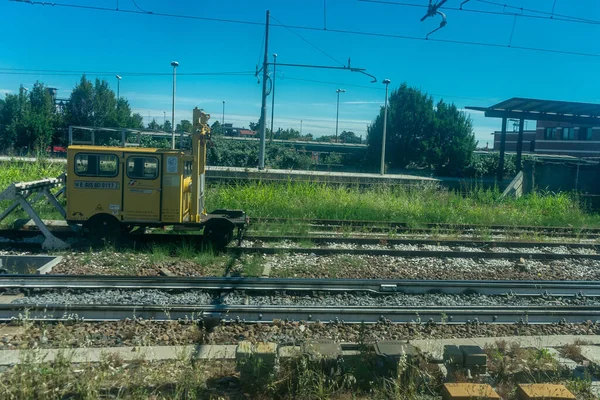 Italië Juni 2018 Gele Plasser Theurer Trenitalia Italiaanse Buitenwijken — Stockfoto