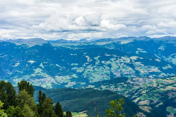 Itália Alpe Siusi Alm Seiser Com Sassolungo Langkofel Dolomite Uma — Fotografia de Stock