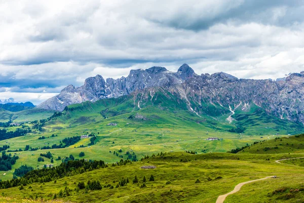 Ιταλία Alpe Siusi Seiser Alm Sassolungo Langkofel Dolomite Ένα Μεγάλο — Φωτογραφία Αρχείου