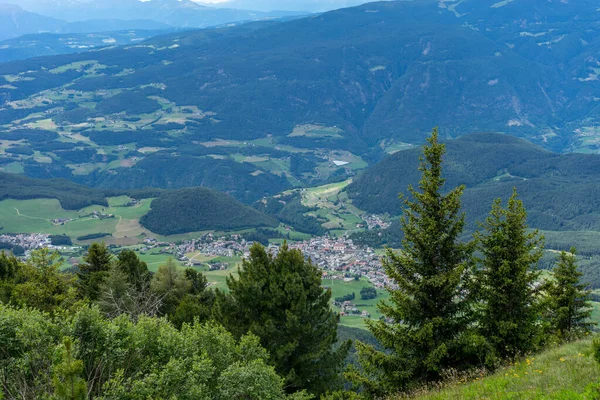Itália Alpe Siusi Alm Seiser Com Sassolungo Langkofel Dolomite Uma — Fotografia de Stock