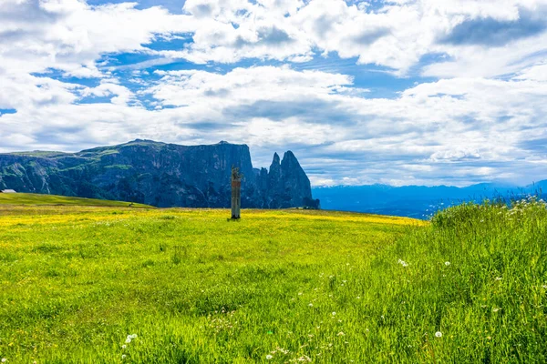 Italia Alpe Siusi Seiser Alm Con Sassolungo Langkofel Dolomite Gran —  Fotos de Stock