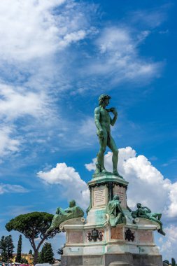 Michelangelo David 'in Floransa' daki Michelangelo Meydanı 'ndaki heykeli.