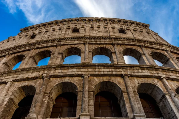 大罗马竞技场 Coliseum Colosseo 的金色日落 也被称为弗拉维安圆形剧场 世界著名的地标 风景秀丽的城市景观 — 图库照片