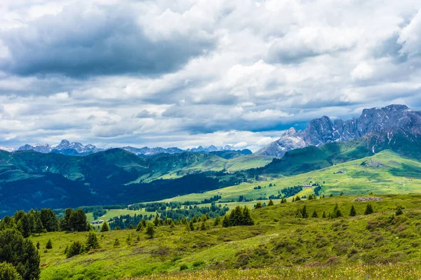 Italia Alpe Siusi Seiser Alm Con Sassolungo Langkofel Dolomite Gran — Foto de Stock