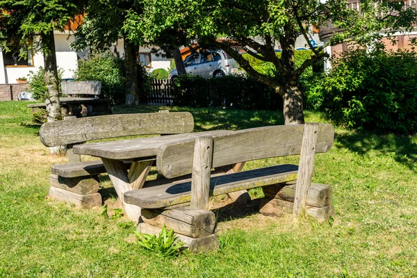 Evropa Itálie Vlak Bolzanu Benátek Empty Bench Park — Stock fotografie