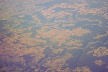 Venedik 'ten Schiphol, Avrupa' ya açılan bir uçak penceresinden görülen kara parçası.