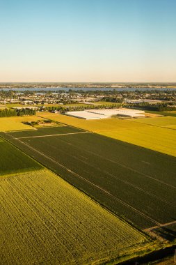 Venedik 'ten Schiphol, Avrupa' ya açılan bir uçak penceresinden görülen kara parçası.