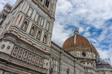 Santa Maria del Fiore Katedrali. Muhteşem Rönesans Kubbesi. Tasarımı Filippo Brunelleschi tarafından Floransa, İtalya 'da yapıldı.