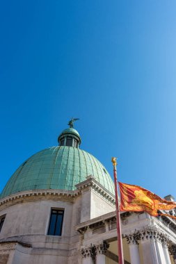 San Simeone Piccolo (ayrıca San Simeone e Giuda olarak da bilinir), İtalya 'nın Venedik eyaletinin Santa Croce şehrinde yer alan bir kilisedir..
