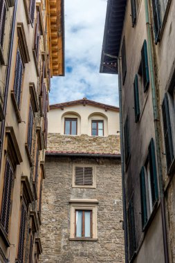 Avrupa, İtalya, Floransa, bir binanın yan tarafında bir saat