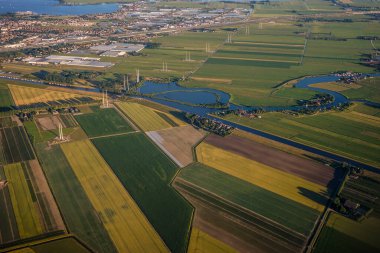 Venedik 'ten Schiphol, Avrupa' ya açılan bir uçak penceresinden görülen kara parçası.