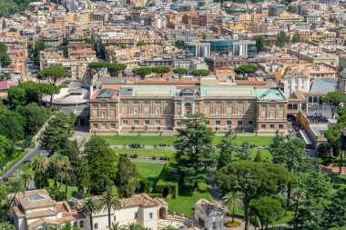 Roma Şehri, Panaroma Aziz Peter Meydanı Bazilikası 'nın tepesinden Vatikan Bahçeleri