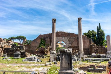 Roma 'daki Palatine Hill' deki Roma Forumundaki antik kalıntılar.