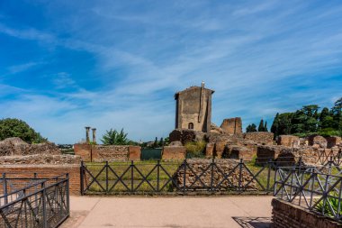 Roma 'daki Palatine Hill' deki Roma Forumundaki antik kalıntılar.