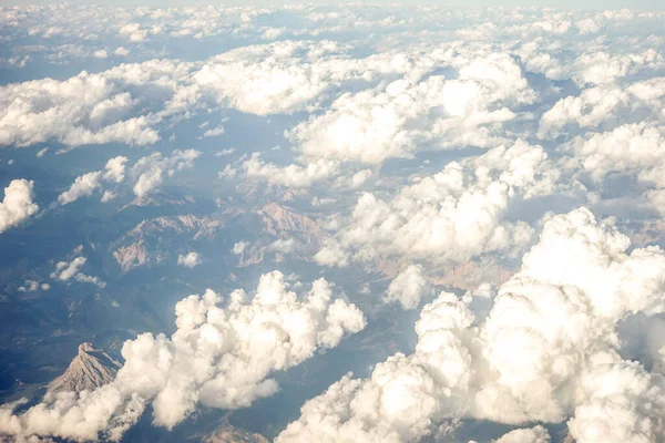 Avrupa Bir Uçak Penceresinden Görülen Avusturya Alp Dağları Karla Kaplı — Stok fotoğraf