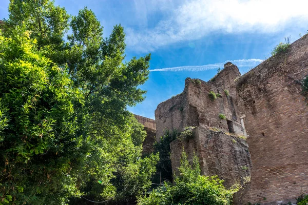 Αρχαία Ερείπια Στο Ρωμαϊκό Φόρουμ Palatine Λόφο Στη Ρώμη — Φωτογραφία Αρχείου