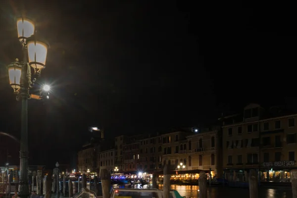 Europa Itália Veneza Uma Vista Uma Cidade Noite — Fotografia de Stock