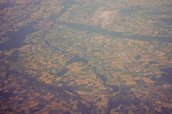 Utsikt Över Jordmassan Sedd Från Ett Flygplansfönster Från Venedig Till — Stockfoto