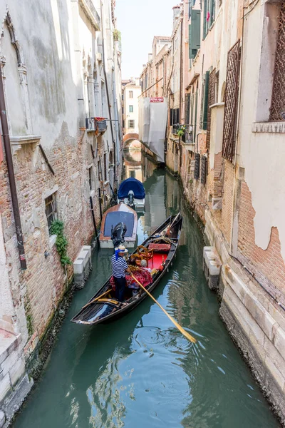 Europe Italie Venise Une Personne Arrière Bateau Dans Eau — Photo