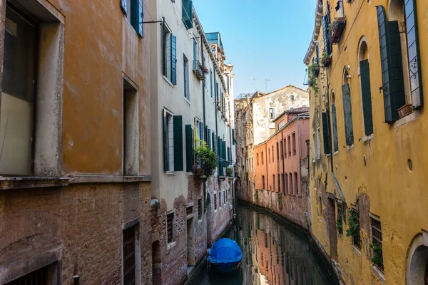 Europa Italia Venecia Italia Canal Medio Edificios Contra Cielo Ciudad — Foto de Stock
