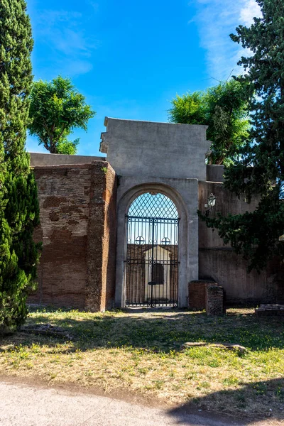 Europa Itália Roma Fórum Romano Grande Edifício Tijolos Com Grama — Fotografia de Stock