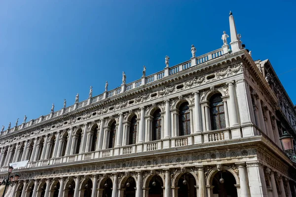 Europa Itália Veneza Biblioteca Marciana Grande Edifício Pedra Com Biblioteca — Fotografia de Stock