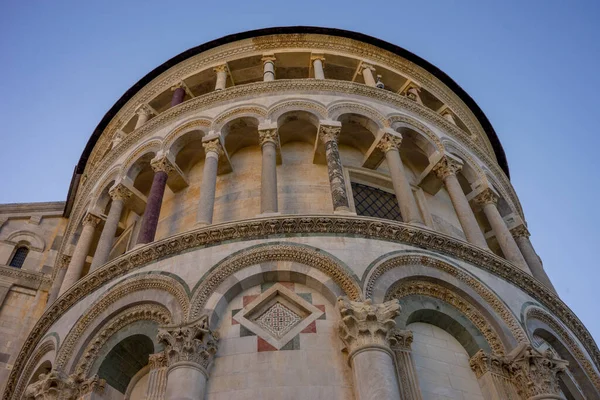 Пізанська Вежа Площі Piazza Del Miracoli Duomo Середньовічною Статуєю Тоскані — стокове фото