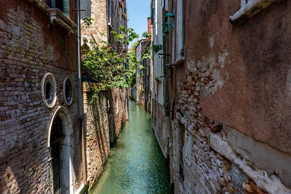 Europa Italia Venecia Primer Plano Edificio Piedra Que Tiene Puente — Foto de Stock