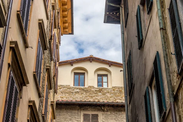 ヨーロッパ イタリア フィレンツェ 建物の側面の標識 — ストック写真