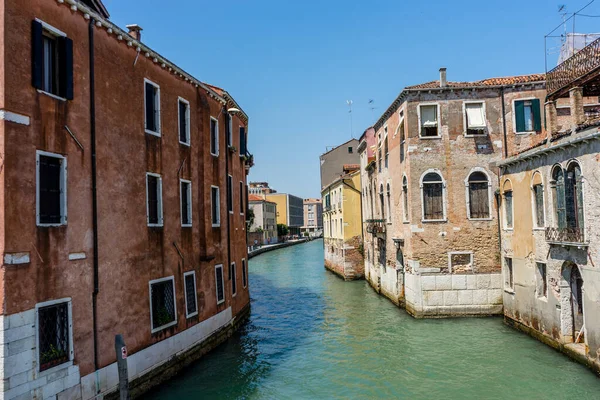 Europe Italie Venise Hôtel Pantalon Canal Amidst Immeubles Contre Ciel — Photo