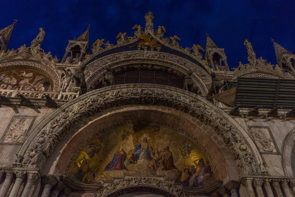 Itália Veneza Basílica São Marcos Noite Baixa Vista Estado Edifício — Fotografia de Stock
