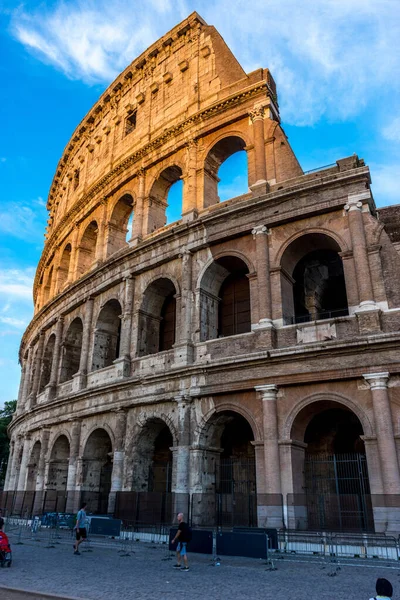 Rome Italië Juni 2018 Gevel Van Het Grote Romeinse Colosseum — Stockfoto