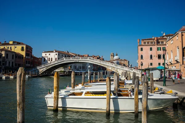 Venise Italie Juin 2018 Des Gens Marchent Sur Pont Dessus — Photo