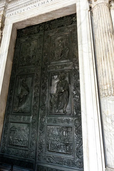 意大利梵蒂冈 2018年6月23日 梵蒂冈圣彼得大教堂的圣青铜门Pavlvs Pont Max Anno Xiiii — 图库照片