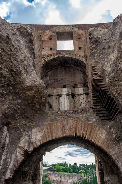 Rome Italy June 2018 Ruins Roman Forum Viewed Gated Arch — Stock Photo, Image