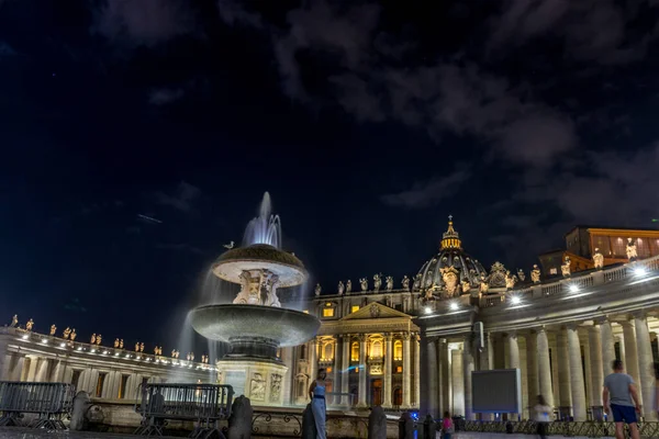 Vatican City Italy June 2018 Water Fountain Lit Peters Square — Stock Photo, Image