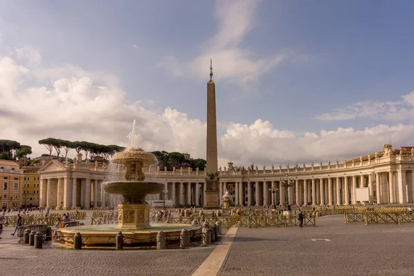 Cidade Vaticano Itália Junho 2018 Obelisco Colunatas Praça São Pedro — Fotografia de Stock