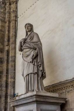 Floransa, İtalya - 25 Haziran 2018: Loggia dei Lanzi 'deki Aziz Heykeli, İtalya, Floransa' daki Piazza della Signoria