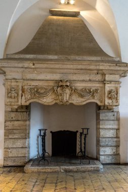 Roma, İtalya - 23 Haziran 2018: Roma 'daki Hadrian Kalesi, İtalya Şöminesi Sant Angelo Kalesinin İçi