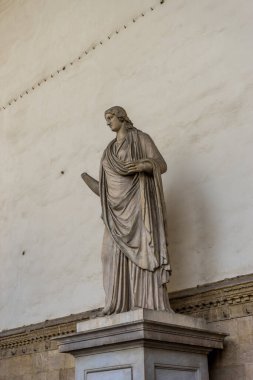 Floransa, İtalya - 25 Haziran 2018: Loggia dei Lanzi 'deki Aziz Heykeli, İtalya, Floransa' daki Piazza della Signoria