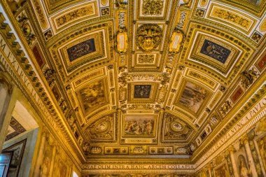 Roma, İtalya - 23 Haziran 2018: Roma, İtalya 'daki Hadrian Anıtmezarı Sant Angelo Kalesinin İçleri