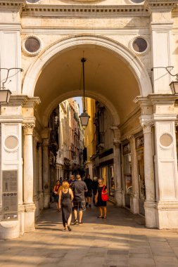 Venedik, İtalya - 01 Temmuz 2018: Piazza San Marco, Venedik, İtalya 'daki St. Mark' s Clocktower