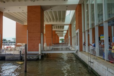 Venedik, İtalya - 01 Temmuz 2018: Venedik, İtalya 'daki Marco Polo havaalanı